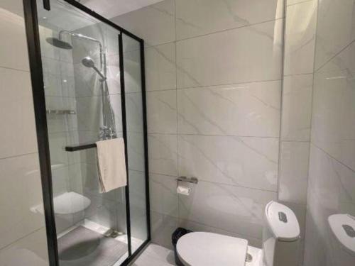 Ένα μπάνιο στο 7 Days Inn Deyang Zhongjiang Kuishan Park