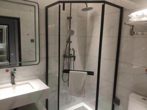 Ένα μπάνιο στο 7 Days Inn Deyang Zhongjiang Kuishan Park