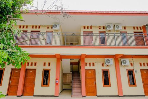 Tòa nhà nơi khách sạn tọa lạc