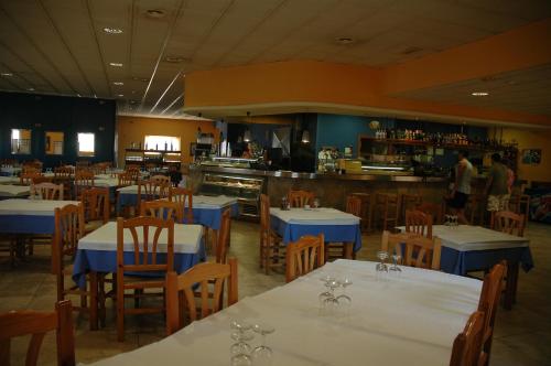 Restoran ili drugo mesto za obedovanje u objektu El Raco De Navarrete