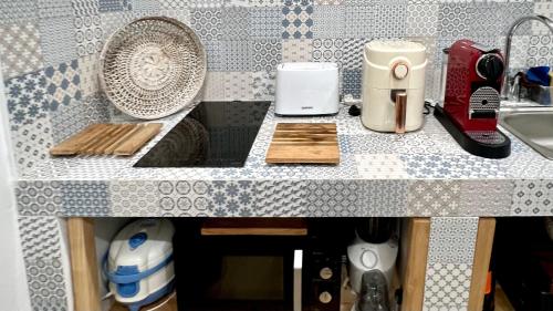 Η κουζίνα ή μικρή κουζίνα στο NEW Rest Play Work 10 min to Canggu in a Quiet area