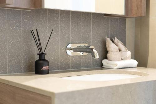 Billede fra billedgalleriet på The Starcatcher’s Nest - Lv 33 Skyhome on The Star i Brisbane