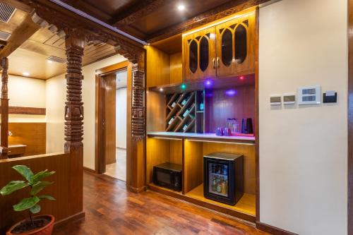 Aarya Hotel and Spa - Eternal Heritageにあるキッチンまたは簡易キッチン