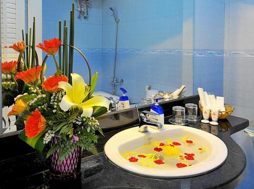 Φωτογραφία από το άλμπουμ του Ideal Hotel Hue σε Hue