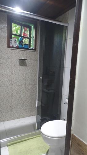 Ένα μπάνιο στο Quarto em casa na Mata Atlântica