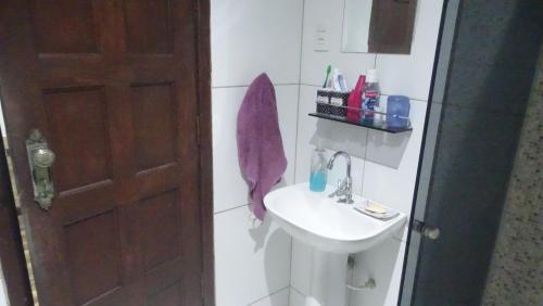 Ένα μπάνιο στο Quarto em casa na Mata Atlântica