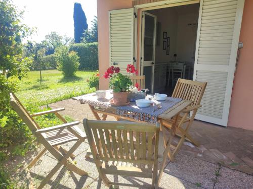 Κήπος έξω από το Agriturismo Antico Podere Il Polveraio