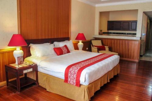 Кровать или кровати в номере Gran Senyiur Hotel