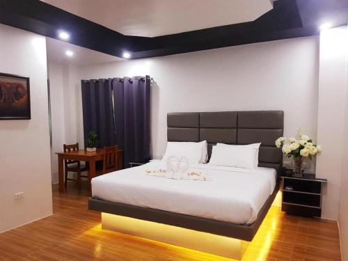 Katil atau katil-katil dalam bilik di Dream Hotel