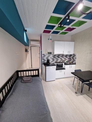 Diana's Cozy 7 Studio