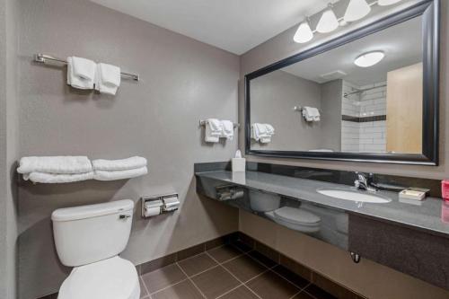 Gallery image of Best Western Plus Eastgate Inn & Suites in Regina