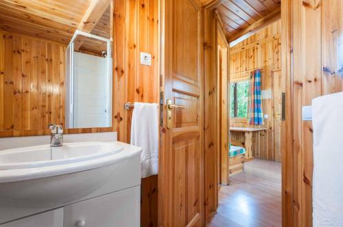 Koupelna v ubytování Bungalows y Mobil Homes Camping Regio