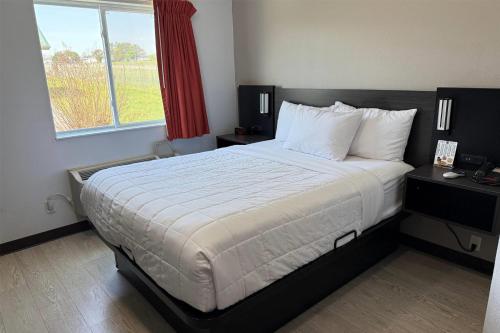 Katil atau katil-katil dalam bilik di Baymont by Wyndham Athens, TN