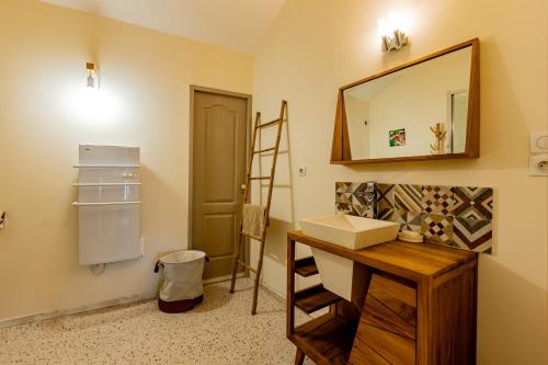 Koupelna v ubytování Maison de Vacances 8 à 15 pers à proximité du Canal du Midi