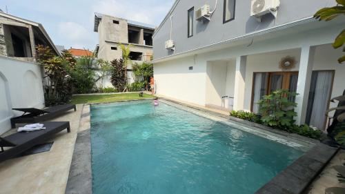 Piscina a Kenan Cottage o a prop