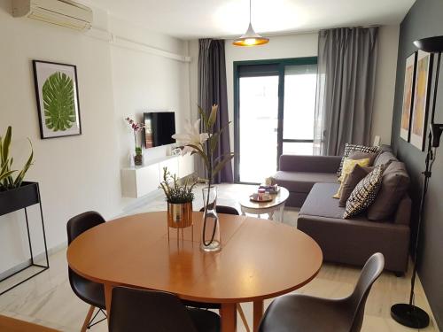 Peaceful 1BR Getaway - Walk to Beach and Train