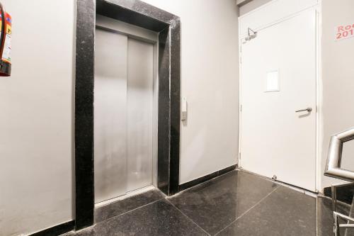 Фотография из галереи Super Townhouse Dilshad Garden Near Dilshad Garden Metro Station в Нью-Дели