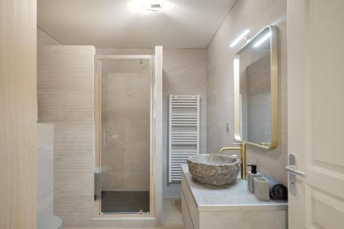 Ένα μπάνιο στο 6 couchages Juan Les Pins Centre 22 Louis Gallet