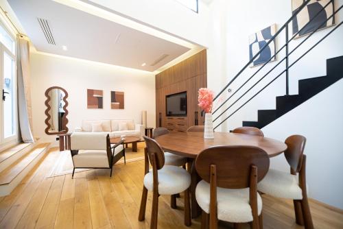 CIA - Duplex in Paris' Center