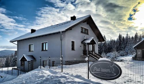 Pokoje Gościnne Pod Lasem