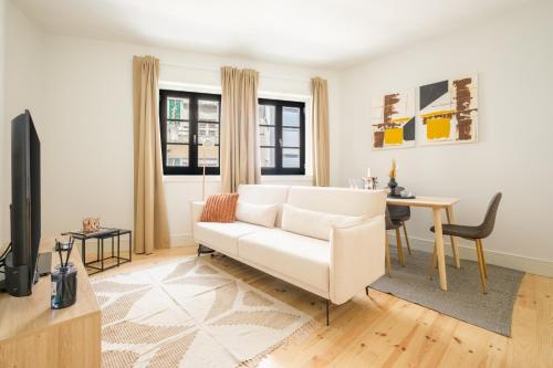 Art Deco 11 Luxury 2BR Apartment Downtown Metro AC