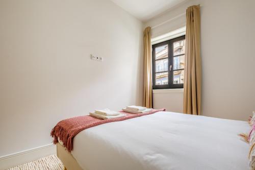 Art Deco 21 Luxury 2BR Apartment Downtown Metro AC