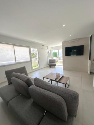Spacious, quiet apartment