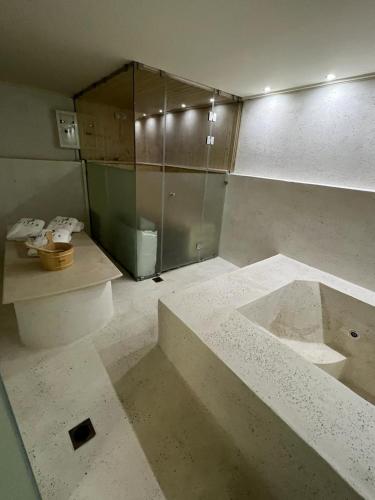 Ένα μπάνιο στο 3 Hills Luxury Villa