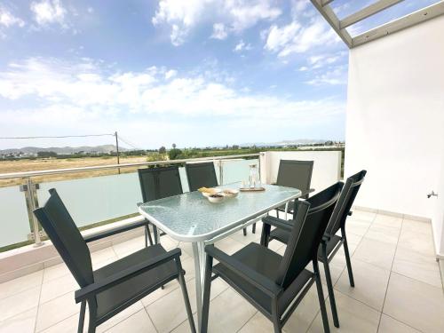 Un balcón o terraza de Lilu Villa 2 with Private Pool