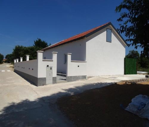 Hoone, kus puhkemaja asub