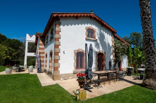 Κήπος έξω από το Pumperhouse Arles Camargue