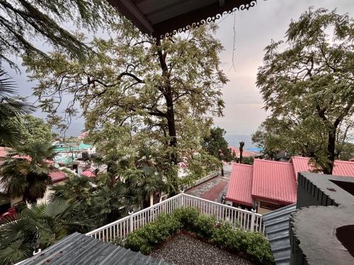 Gambar di galeri bagi Writers Chalet, Mussoorie- Opposite Wynberg Allen, 5 mins to mall road di Mussoorie