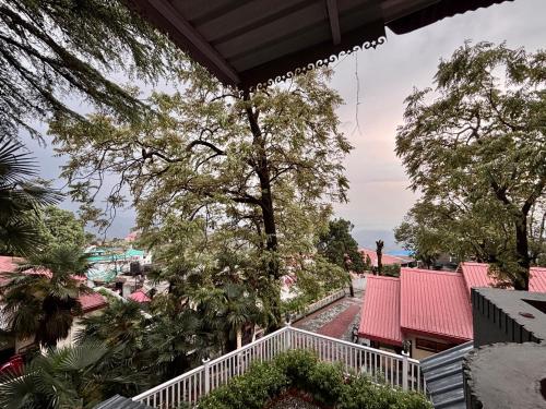 Gambar di galeri bagi Writers Chalet, Mussoorie- Opposite Wynberg Allen, 5 mins to mall road di Mussoorie