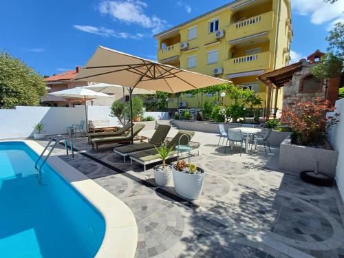 Gallery image of Casa Surya - Apartments with sea view and swimming pool in Barbat na Rabu