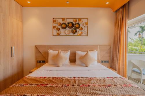 Letto o letti in una camera di Alaya Stays Gracias Retreat near Ashvem Beach 3 minutes Walk From The Beach