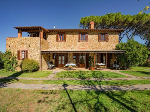 The building in which the holiday home is located