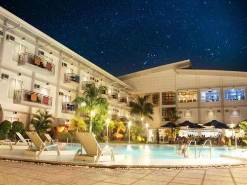 N Hotelの敷地内または近くにあるプール