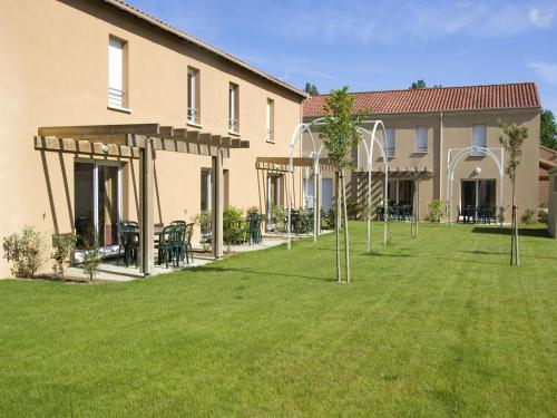 Apartment in Bergerac near Château de Bridoire