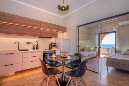 Dapur atau dapur kecil di Georgia Vicky Studios & Apartments