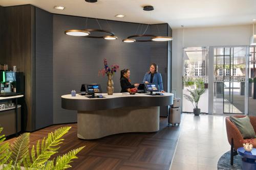 Επισκέπτες που μένουν στο Bilderberg Garden Hotel