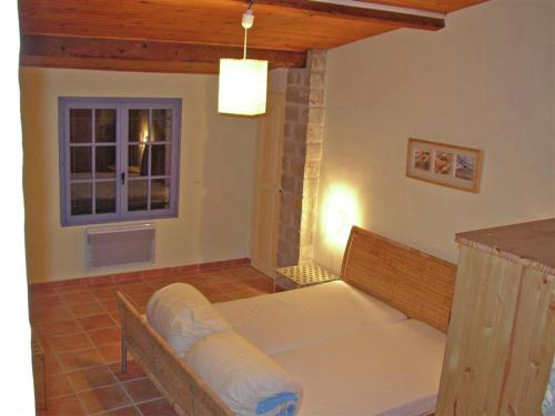 Photo de la galerie de l'établissement Tranquil holiday home in Carcès with private pool, à Carcès