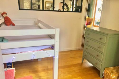 Spacious and quiet Apartment In The Heart Of Paris