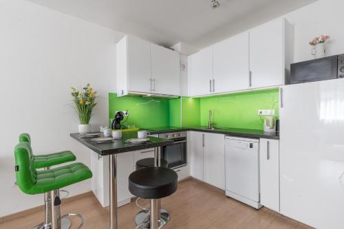 Maria's Family Home with free Parking