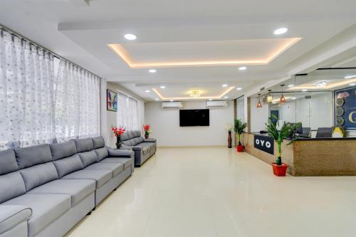 TV a/nebo společenská místnost v ubytování Hotel O N Grand