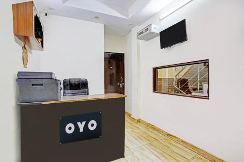 TV a/nebo společenská místnost v ubytování FabHotel Stay Residency