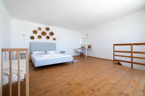 Postel nebo postele na pokoji v ubytování Eleon Luxury Villa