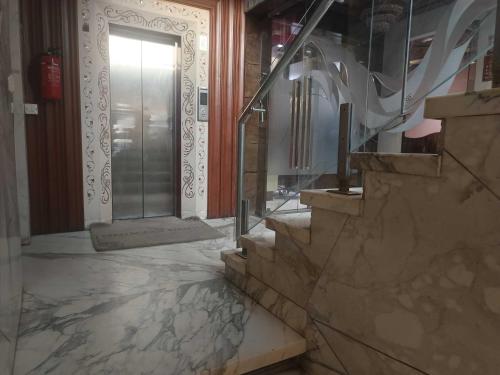 Bilik mandi di Palette Hotel & Resort Barra Formerly SRS