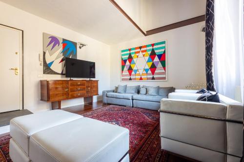 Elegant Dome Apartment in the Heart of Florence
