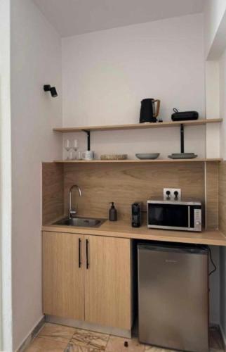 Una cocina o zona de cocina en Stefanis House