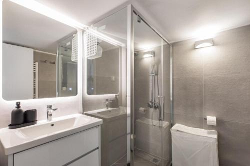 Les Nuances de Bleu - 1-Bedroom & Balcony in Athens